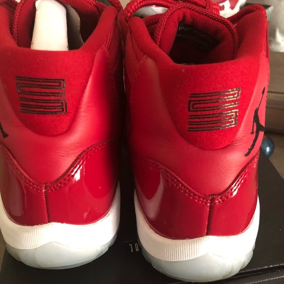 Jordan 11 Red Men size 8 - Picture 4 of 5